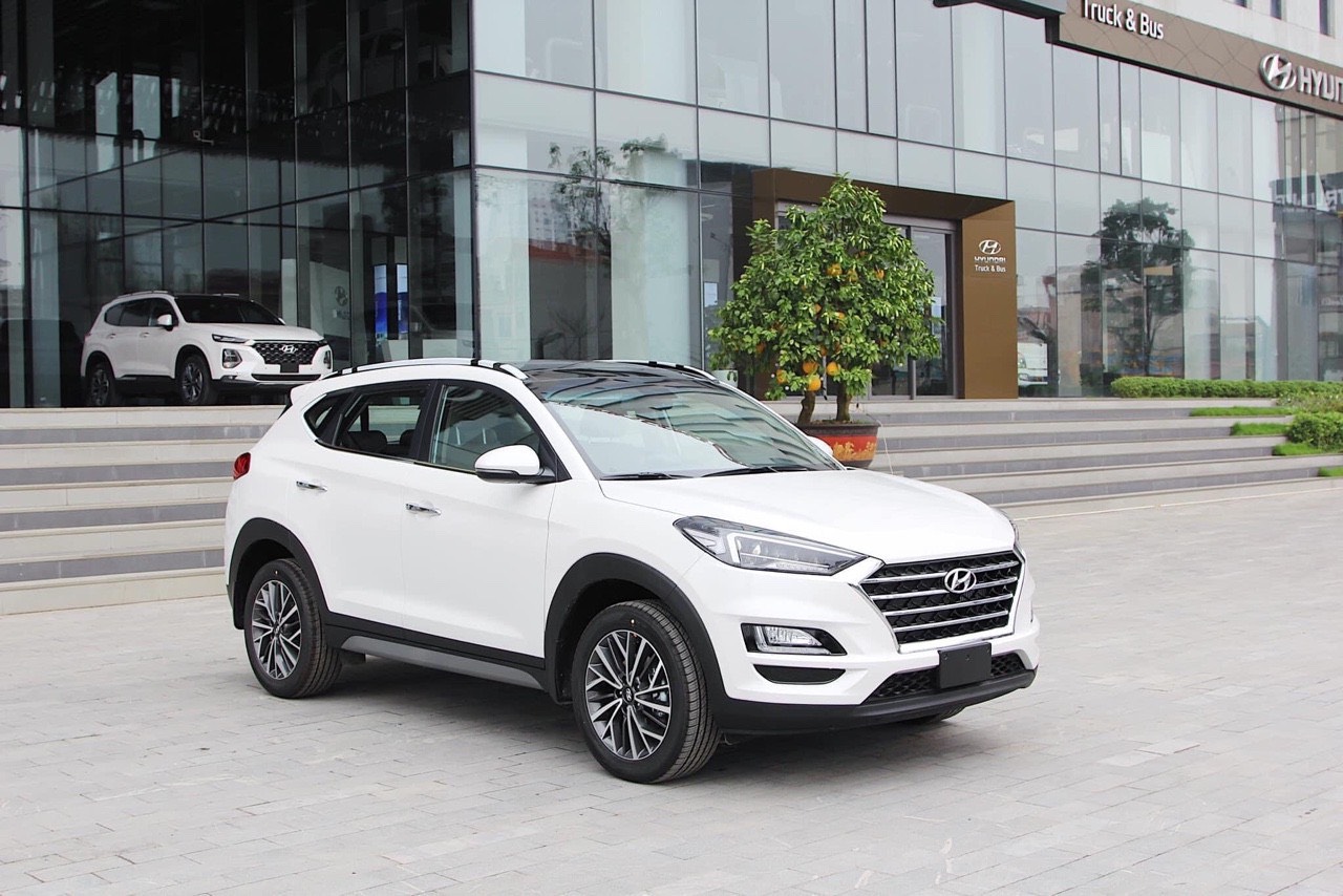 Giá Xe Tucson 2021 - Đánh thức mọi giác quan